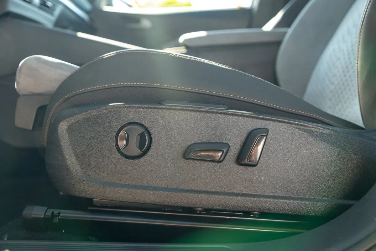 Copper Edition One 62 kWh Soh 89% I Panoramadak I Adaptive Cruise I 360 Camera I CarPlay I Android I NL Auto I NAP