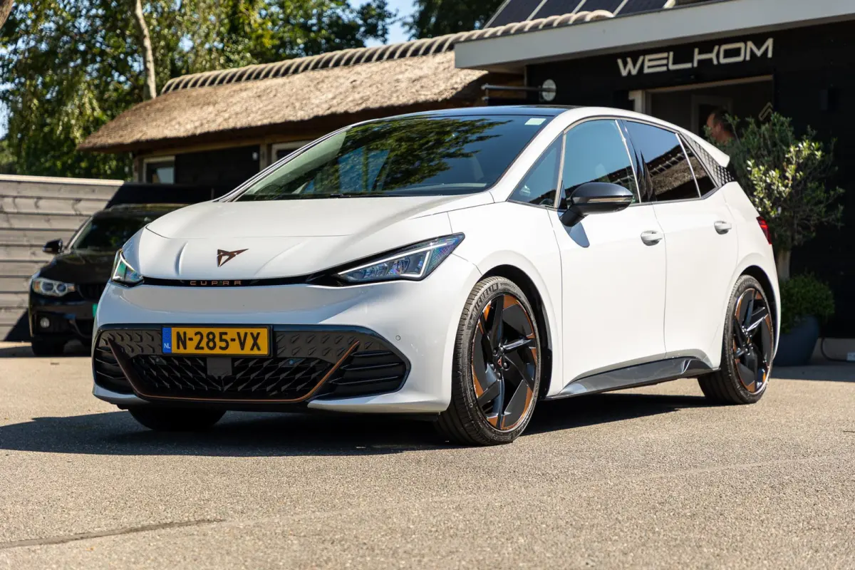 Copper Edition One 62 kWh Soh 89% I Panoramadak I Adaptive Cruise I 360 Camera I CarPlay I Android I NL Auto I NAP