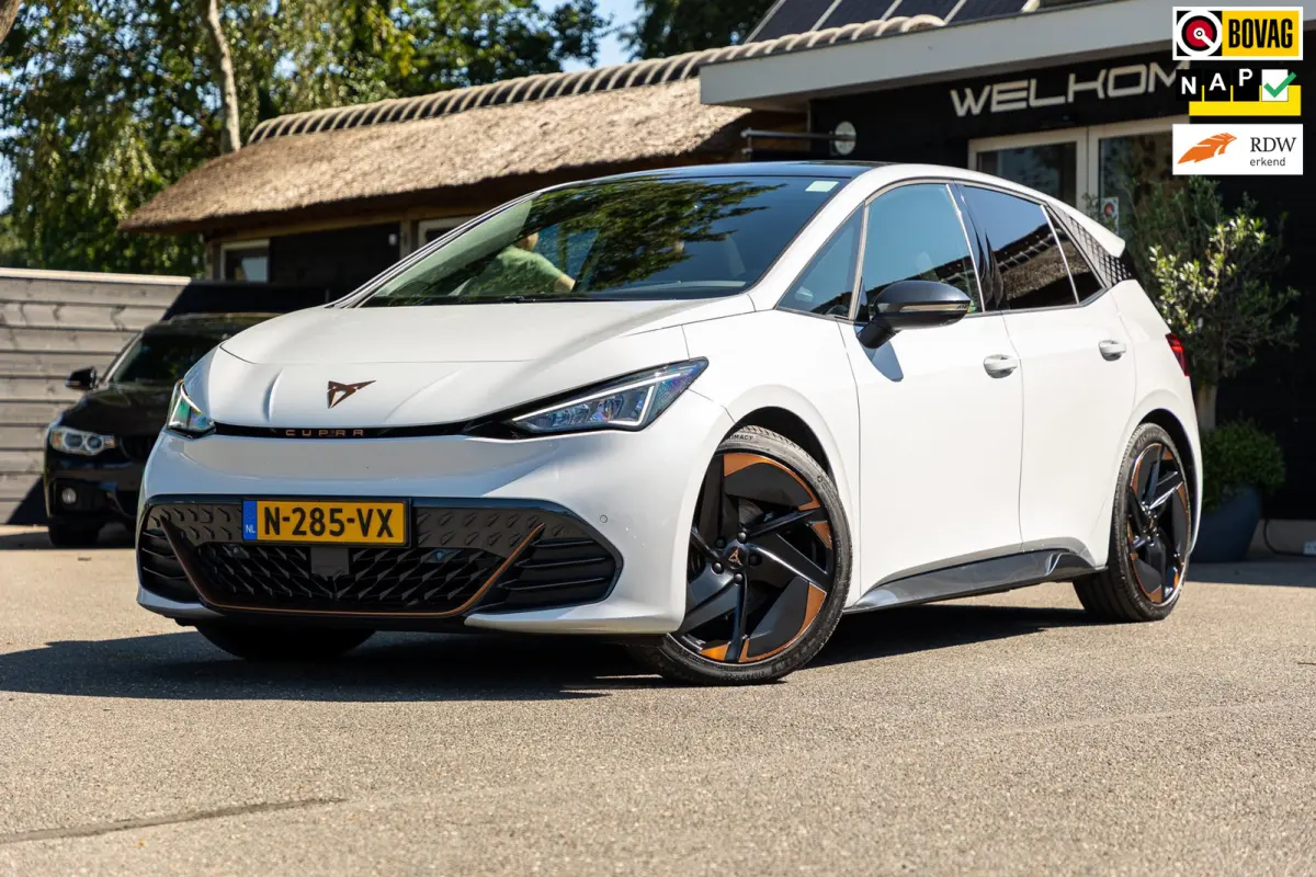 Copper Edition One 62 kWh Soh 89% I Panoramadak I Adaptive Cruise I 360 Camera I CarPlay I Android I NL Auto I NAP