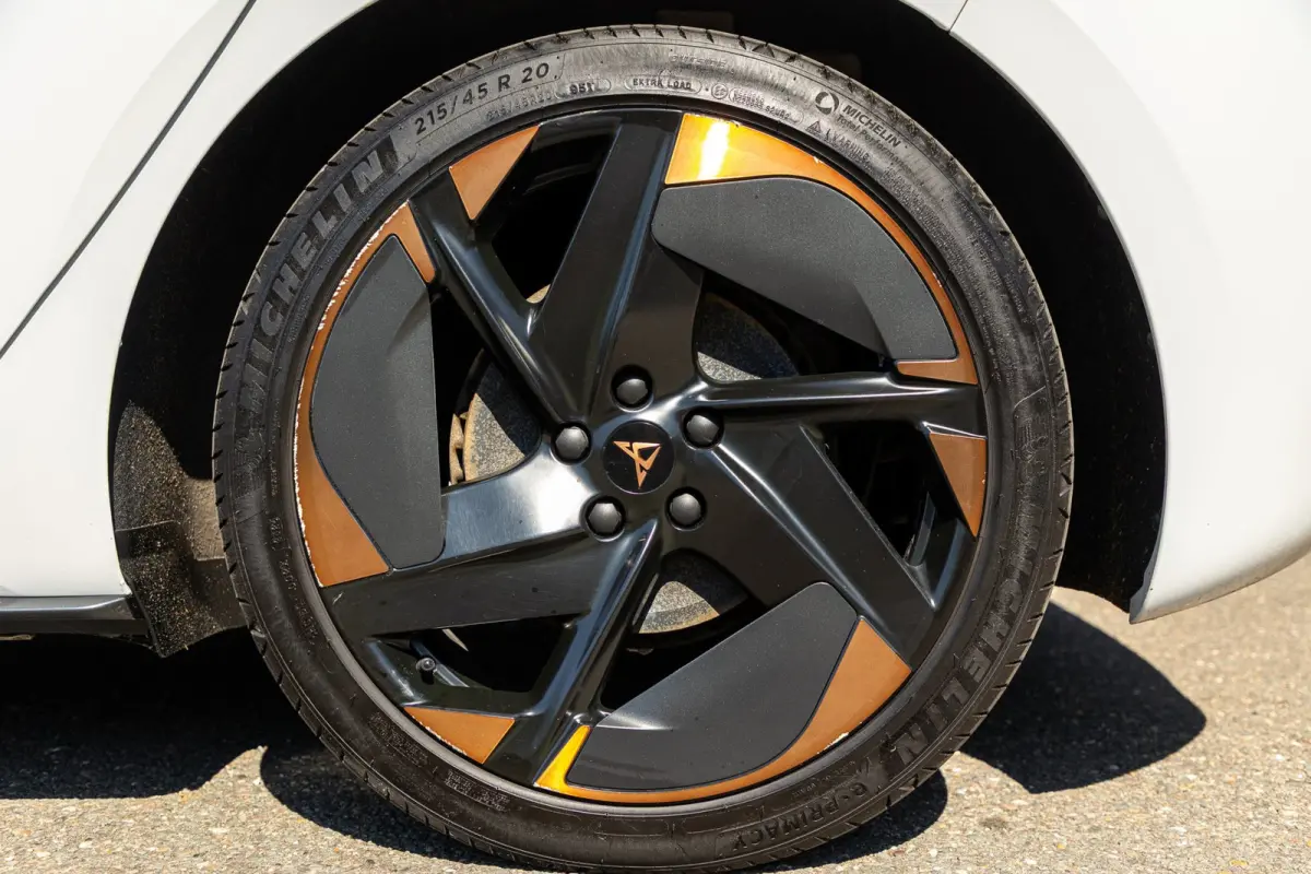 Copper Edition One 62 kWh Soh 89% I Panoramadak I Adaptive Cruise I 360 Camera I CarPlay I Android I NL Auto I NAP