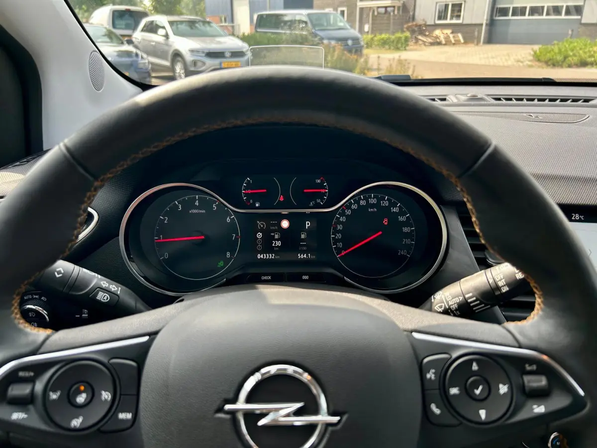 1.2 Turbo Ultimate, camera, trekhaak, carplay, head up display, keyles entry en go