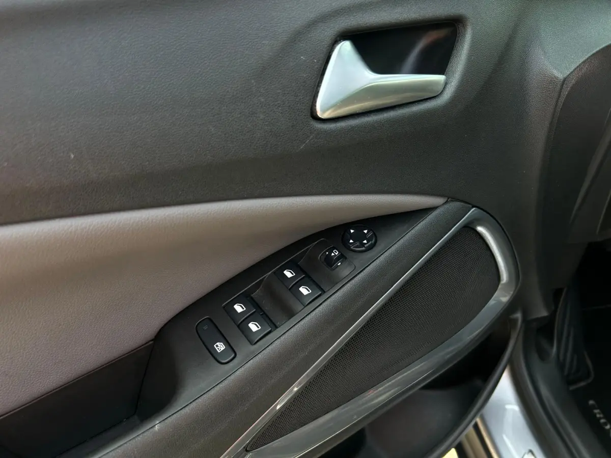 1.2 Turbo Ultimate, camera, trekhaak, carplay, head up display, keyles entry en go
