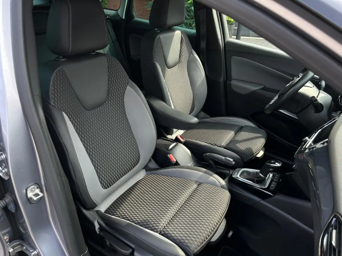 1.2 Turbo Ultimate, camera, trekhaak, carplay, head up display, keyles entry en go