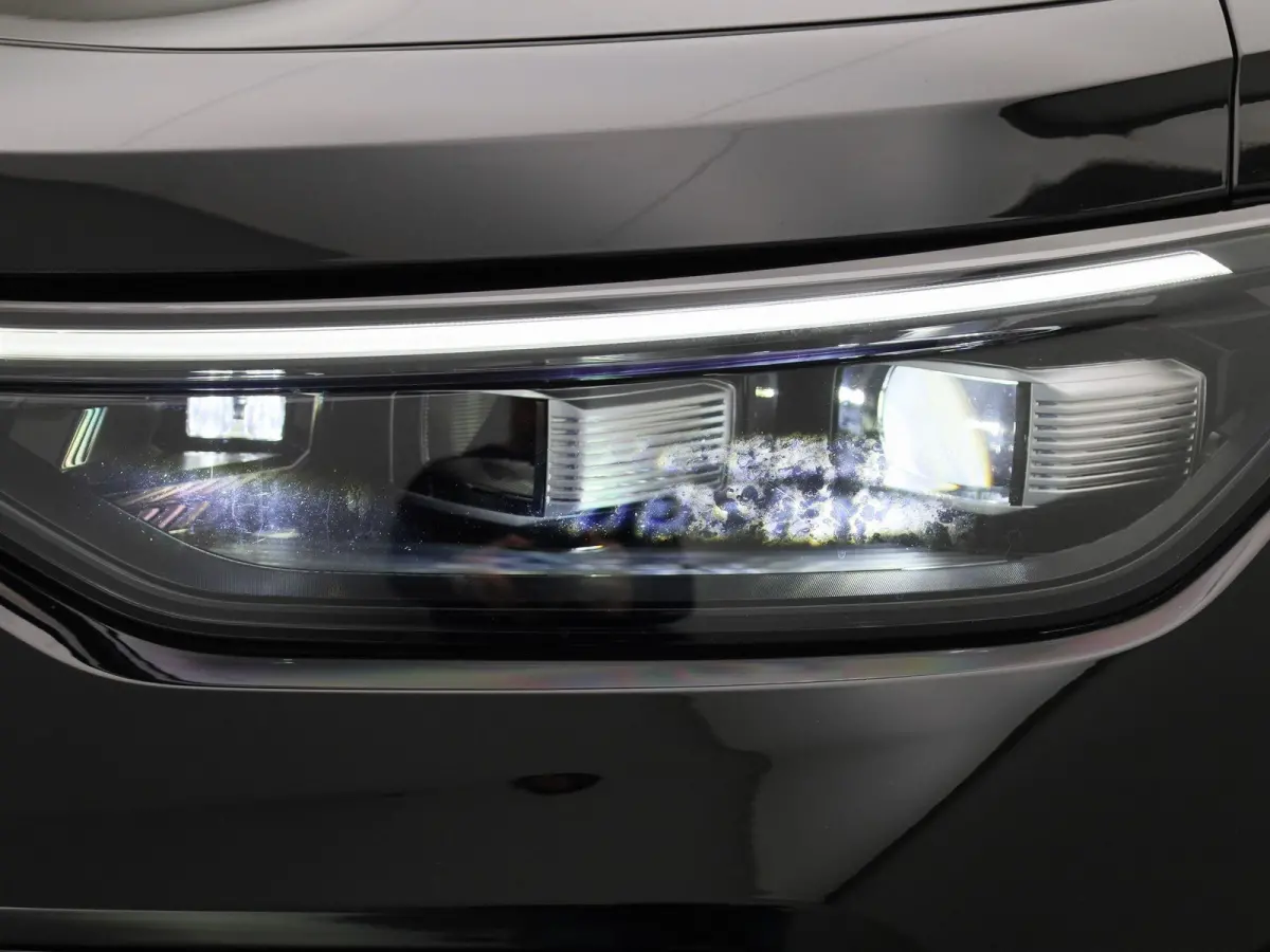 1.5 eHybrid R-Line Edition 204 PK| Leder Interieur | Stoelventilatie | Stoelverwarming | Elektrische Voorstoelen Met Geheugen | Achteruitrijcamera | Dodehoekdetectie