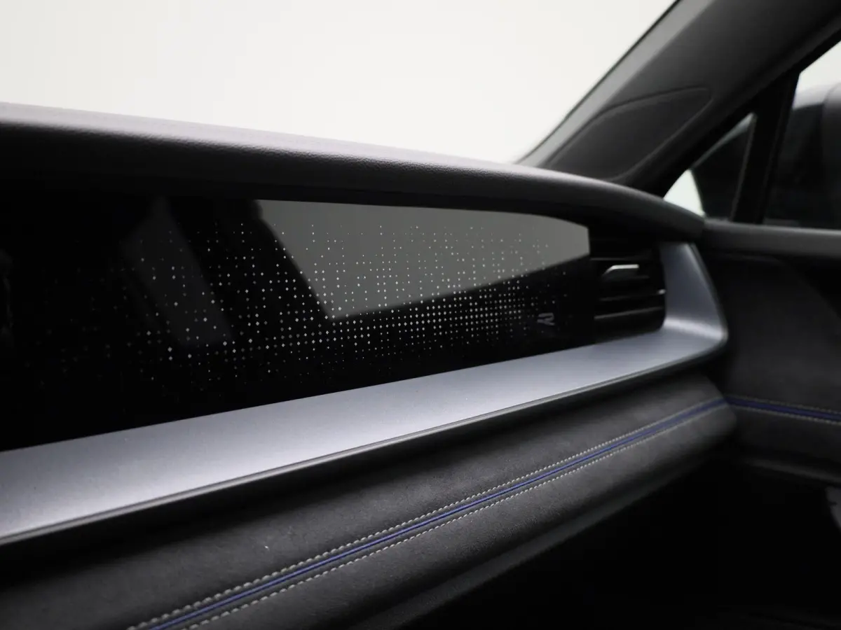 1.5 eHybrid R-Line Edition 204 PK| Leder Interieur | Stoelventilatie | Stoelverwarming | Elektrische Voorstoelen Met Geheugen | Achteruitrijcamera | Dodehoekdetectie