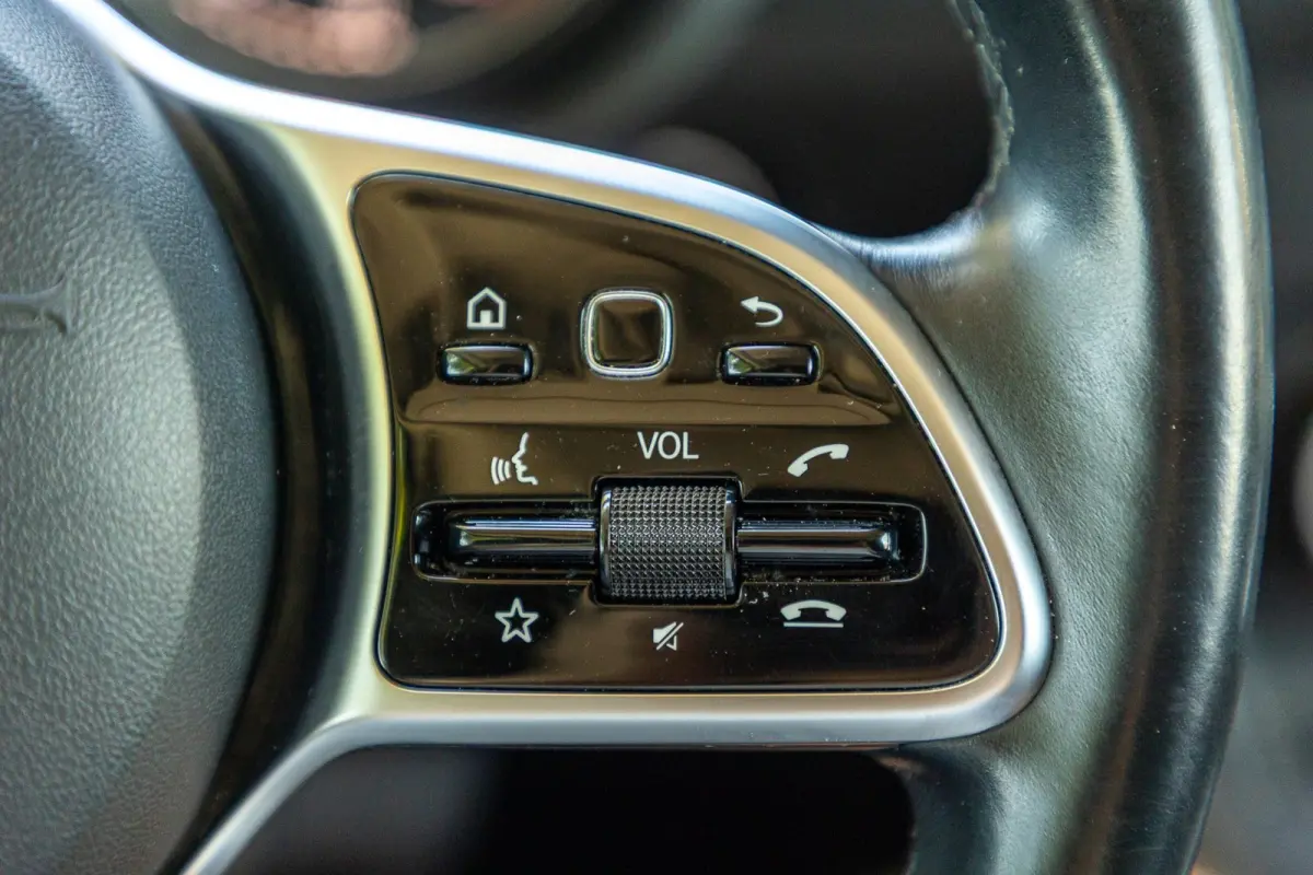 110 CDI L1 Pro Automaat I Trekhaak I Airco I Cruise I CarPlay I Android I Camera I Stoelverwarming I 3 Zits