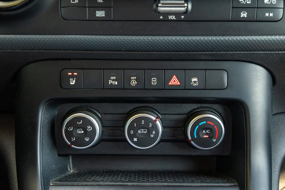 110 CDI L1 Pro Automaat I Trekhaak I Airco I Cruise I CarPlay I Android I Camera I Stoelverwarming I 3 Zits