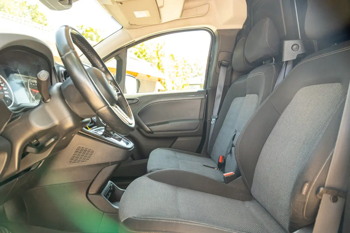 110 CDI L1 Pro Automaat I Trekhaak I Airco I Cruise I CarPlay I Android I Camera I Stoelverwarming I 3 Zits