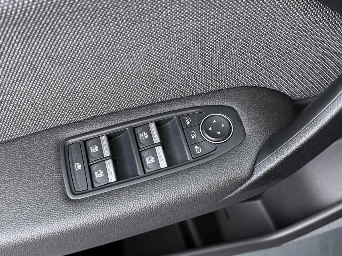 techno full hybrid E-Tech 160 | Google Navigatie | Parkeercamera | Climate Control |