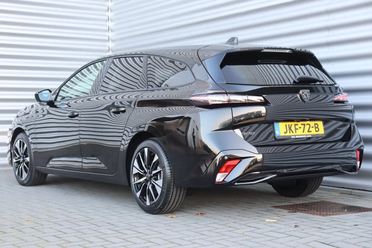 1.2 HYBRID 145PK ALLURE AUTOMAAT / NAVI / LEDER / CLIMA / PDC / 17" LMV / CAMERA / KEYLESS / FULL-LED / 8 JAAR GARANTIE / BLUETOOTH / ADAPT. CRUISECONTROL !!