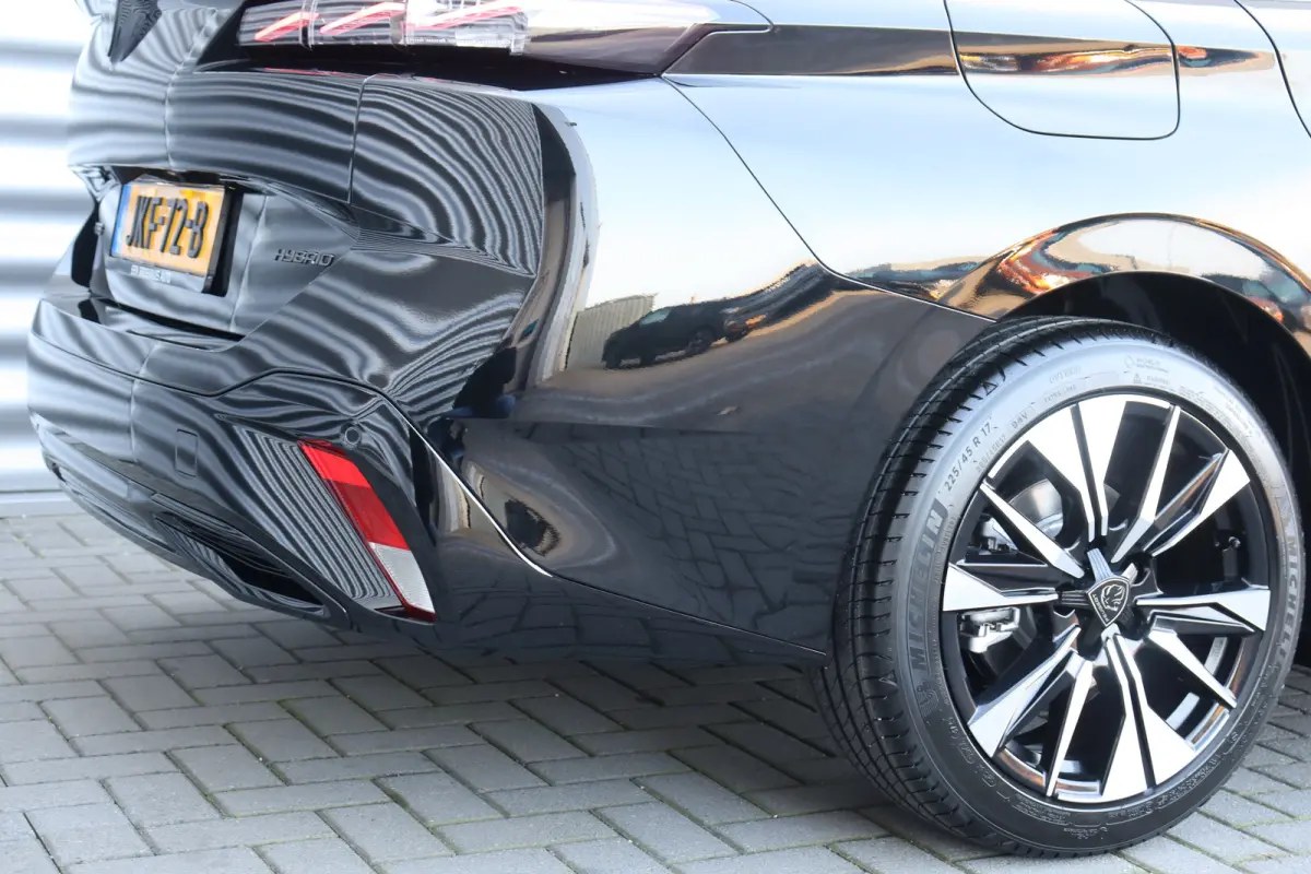 1.2 HYBRID 145PK ALLURE AUTOMAAT / NAVI / LEDER / CLIMA / PDC / 17" LMV / CAMERA / KEYLESS / FULL-LED / 8 JAAR GARANTIE / BLUETOOTH / ADAPT. CRUISECONTROL !!
