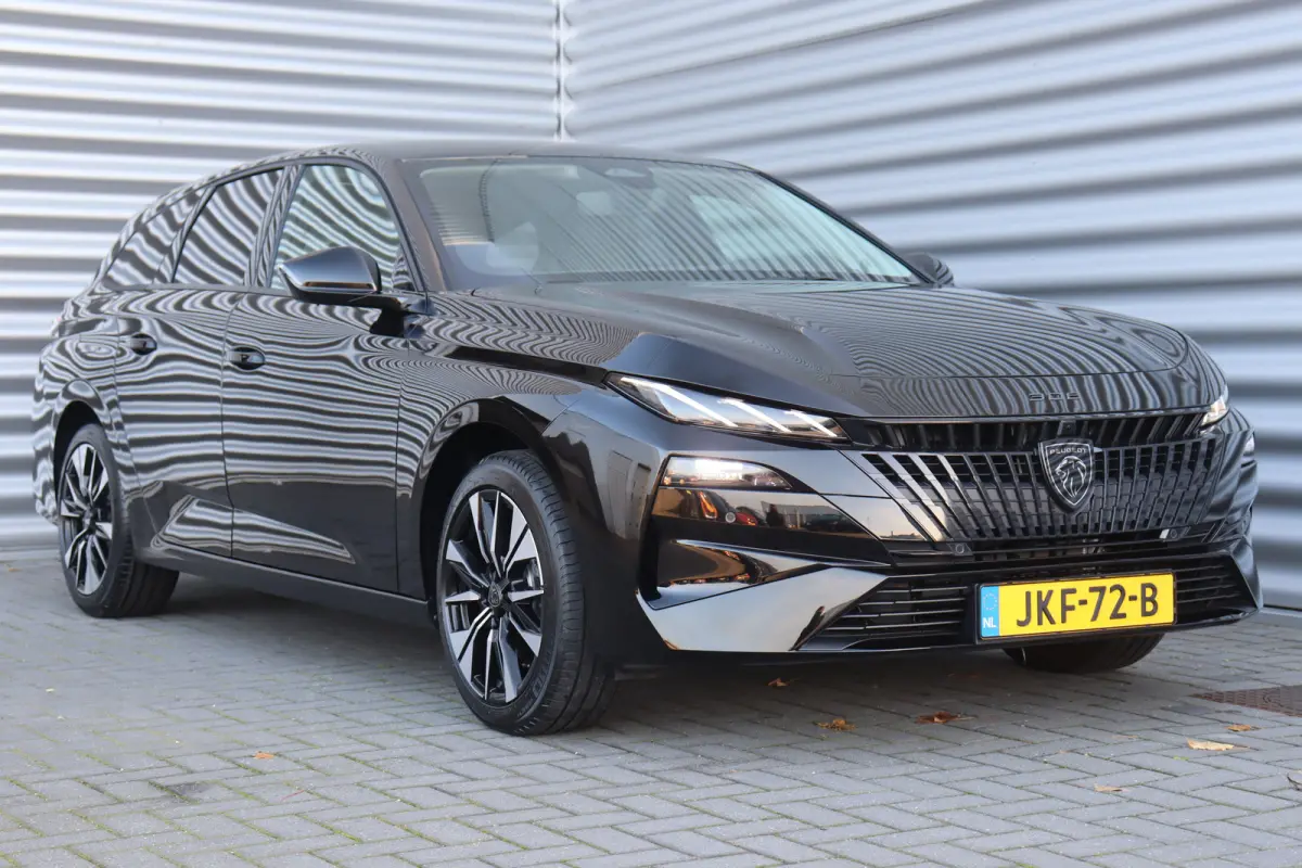 1.2 HYBRID 145PK ALLURE AUTOMAAT / NAVI / LEDER / CLIMA / PDC / 17" LMV / CAMERA / KEYLESS / FULL-LED / 8 JAAR GARANTIE / BLUETOOTH / ADAPT. CRUISECONTROL !!