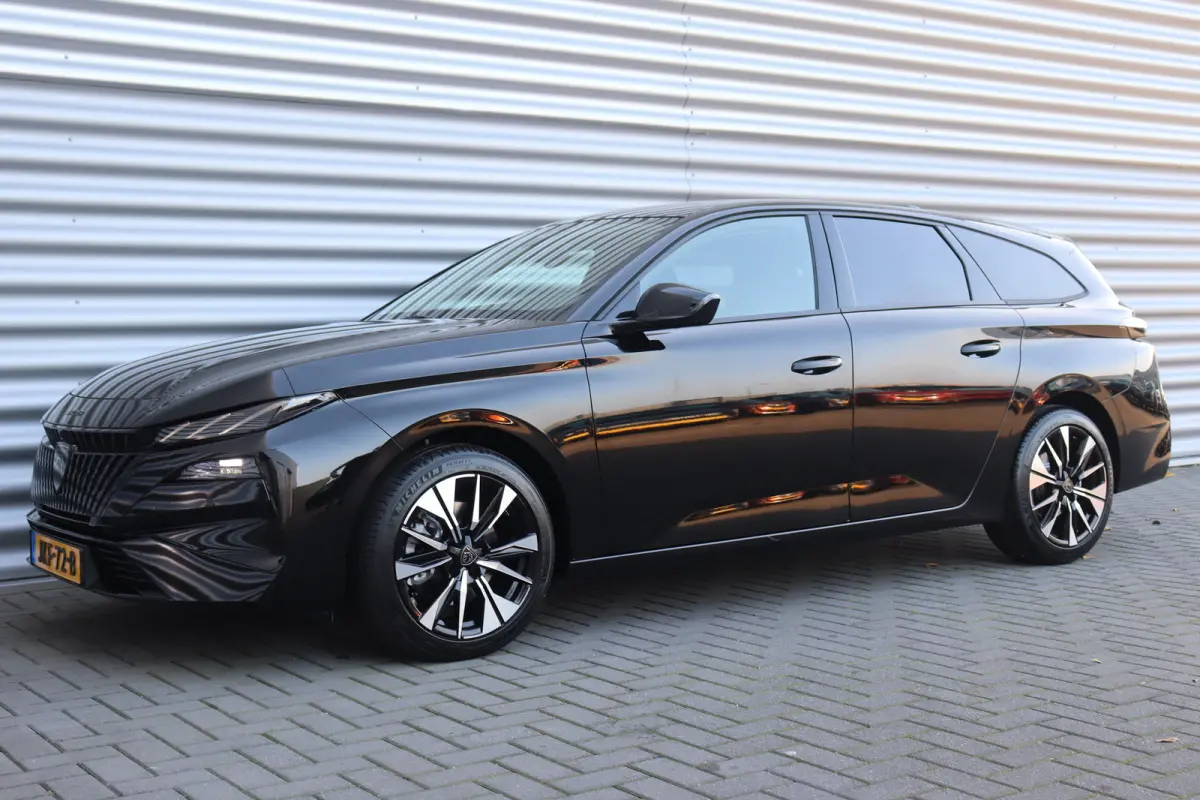 1.2 HYBRID 145PK ALLURE AUTOMAAT / NAVI / LEDER / CLIMA / PDC / 17" LMV / CAMERA / KEYLESS / FULL-LED / 8 JAAR GARANTIE / BLUETOOTH / ADAPT. CRUISECONTROL !!