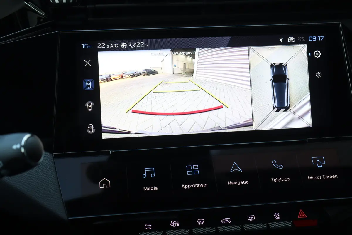 1.2 HYBRID 145PK ALLURE AUTOMAAT / NAVI / LEDER / CLIMA / PDC / 17" LMV / CAMERA / KEYLESS / FULL-LED / 8 JAAR GARANTIE / BLUETOOTH / ADAPT. CRUISECONTROL !!