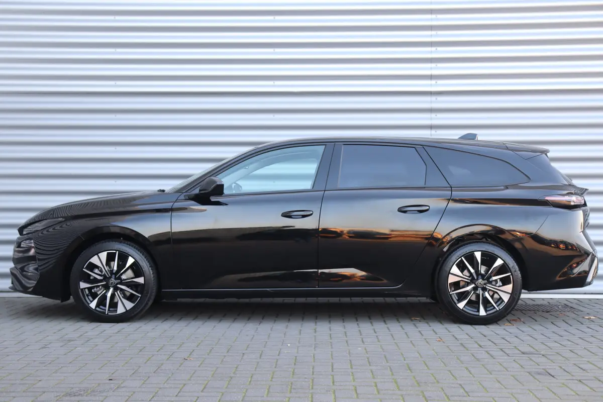 1.2 HYBRID 145PK ALLURE AUTOMAAT / NAVI / LEDER / CLIMA / PDC / 17" LMV / CAMERA / KEYLESS / FULL-LED / 8 JAAR GARANTIE / BLUETOOTH / ADAPT. CRUISECONTROL !!