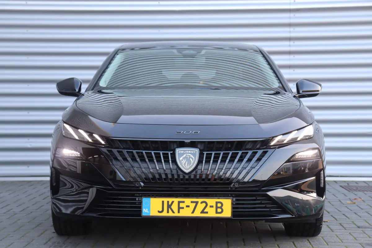 1.2 HYBRID 145PK ALLURE AUTOMAAT / NAVI / LEDER / CLIMA / PDC / 17" LMV / CAMERA / KEYLESS / FULL-LED / 8 JAAR GARANTIE / BLUETOOTH / ADAPT. CRUISECONTROL !!
