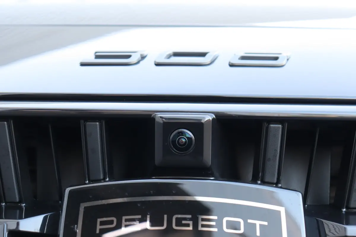 1.2 HYBRID 145PK ALLURE AUTOMAAT / NAVI / LEDER / CLIMA / PDC / 17" LMV / CAMERA / KEYLESS / FULL-LED / 8 JAAR GARANTIE / BLUETOOTH / ADAPT. CRUISECONTROL !!
