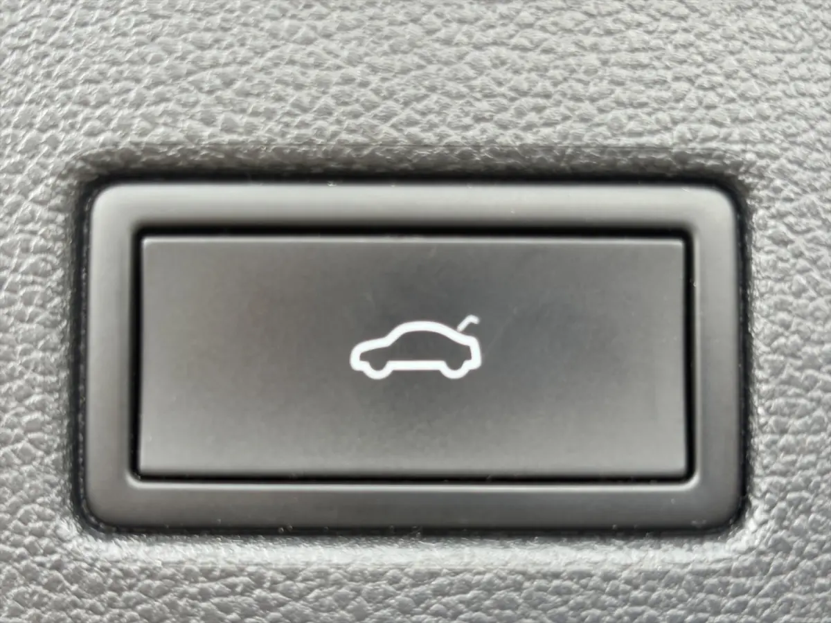 1.4 TSI eHybrid R-Line Business+ 266pk | Virtual Cockpit | Achteruitrijcamera | Cruise control adaptief met stop&go | DAB | Matrix led koplampen | Navigatiesysteem full map | Dealer onderhou