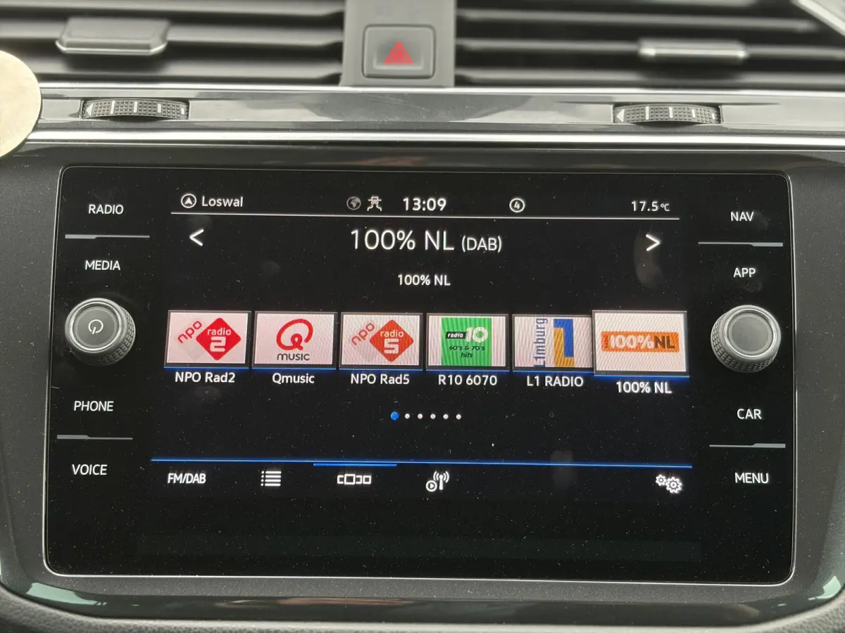 1.4 TSI eHybrid R-Line Business+ 266pk | Virtual Cockpit | Achteruitrijcamera | Cruise control adaptief met stop&go | DAB | Matrix led koplampen | Navigatiesysteem full map | Dealer onderhou