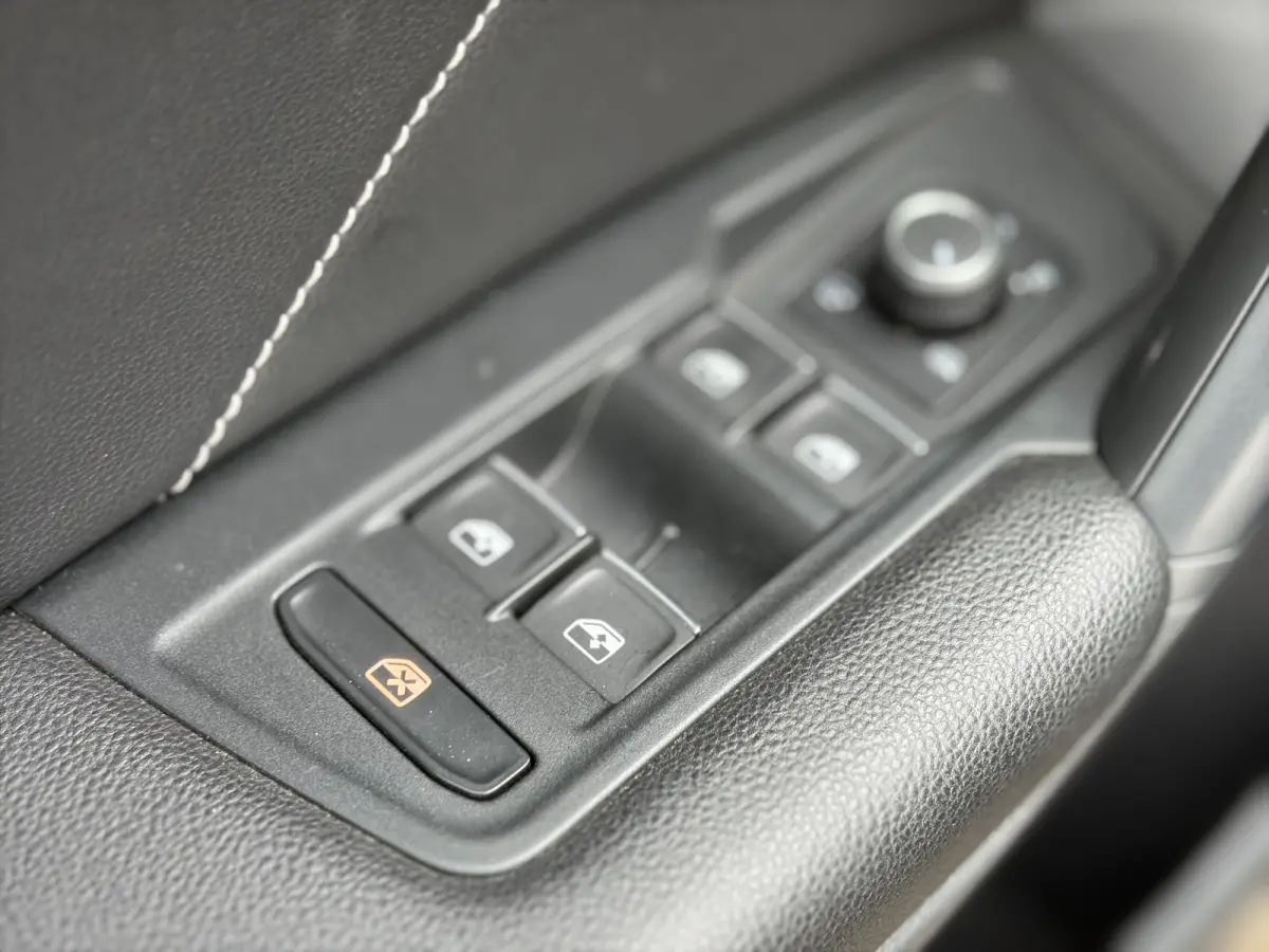 1.4 TSI eHybrid R-Line Business+ 266pk | Virtual Cockpit | Achteruitrijcamera | Cruise control adaptief met stop&go | DAB | Matrix led koplampen | Navigatiesysteem full map | Dealer onderhou