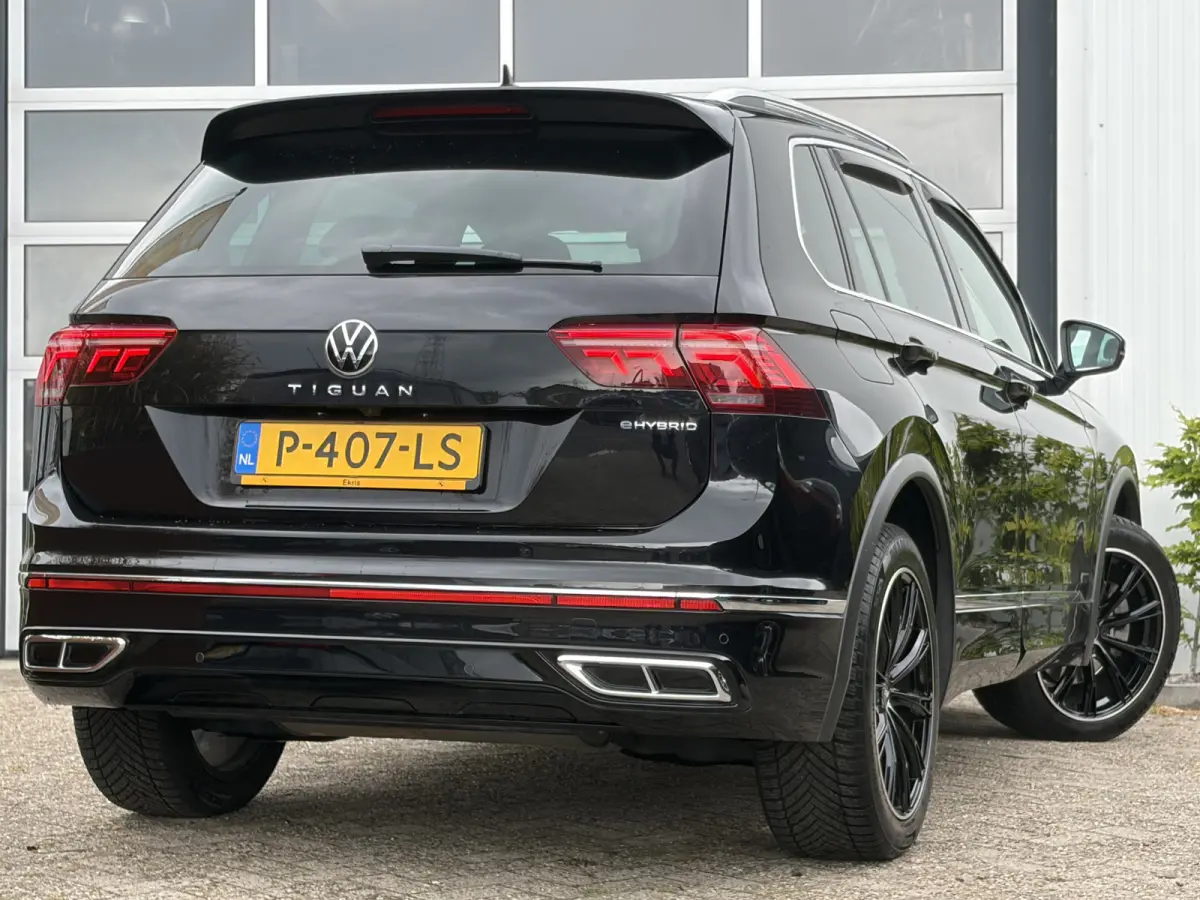 1.4 TSI eHybrid R-Line Business+ 266pk | Virtual Cockpit | Achteruitrijcamera | Cruise control adaptief met stop&go | DAB | Matrix led koplampen | Navigatiesysteem full map | Dealer onderhou