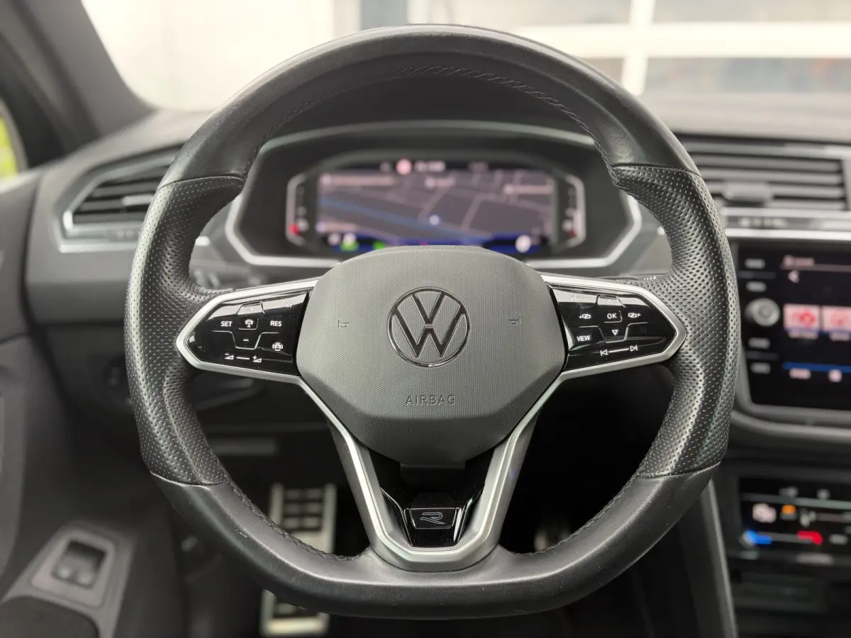 1.4 TSI eHybrid R-Line Business+ 266pk | Virtual Cockpit | Achteruitrijcamera | Cruise control adaptief met stop&go | DAB | Matrix led koplampen | Navigatiesysteem full map | Dealer onderhou