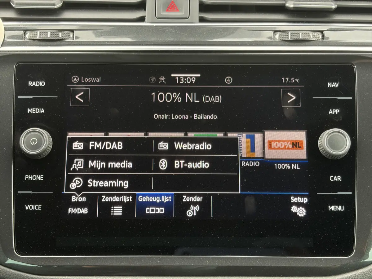 1.4 TSI eHybrid R-Line Business+ 266pk | Virtual Cockpit | Achteruitrijcamera | Cruise control adaptief met stop&go | DAB | Matrix led koplampen | Navigatiesysteem full map | Dealer onderhou