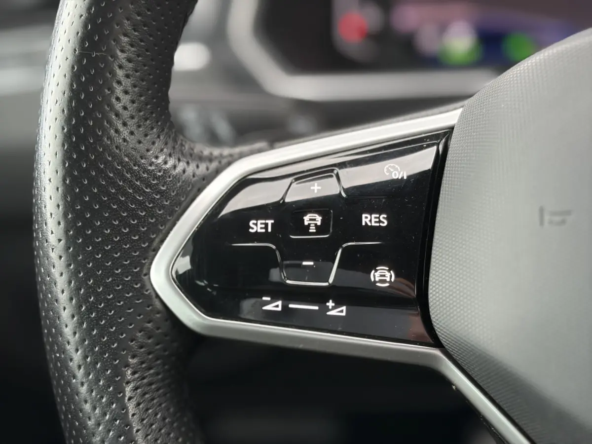 1.4 TSI eHybrid R-Line Business+ 266pk | Virtual Cockpit | Achteruitrijcamera | Cruise control adaptief met stop&go | DAB | Matrix led koplampen | Navigatiesysteem full map | Dealer onderhou