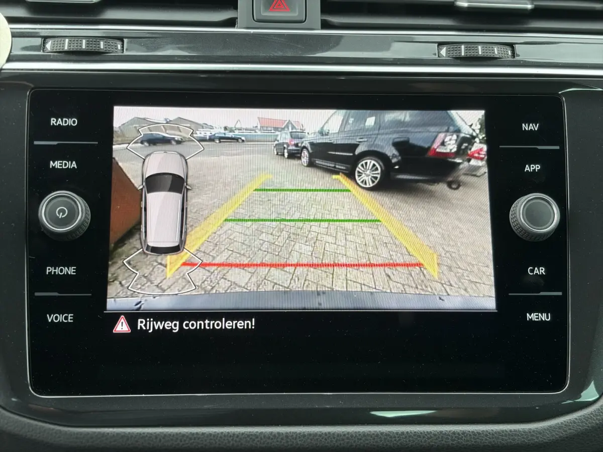 1.4 TSI eHybrid R-Line Business+ 266pk | Virtual Cockpit | Achteruitrijcamera | Cruise control adaptief met stop&go | DAB | Matrix led koplampen | Navigatiesysteem full map | Dealer onderhou