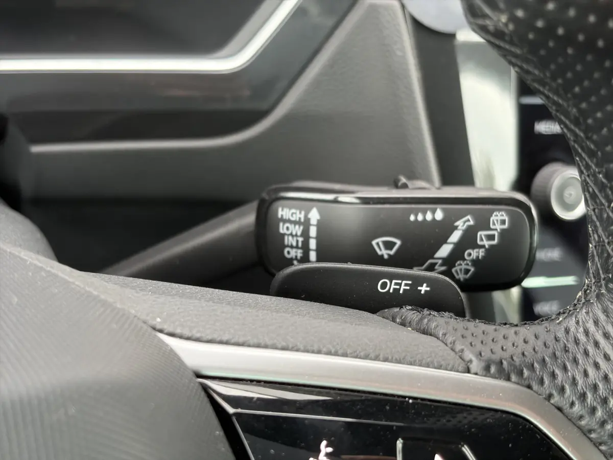 1.4 TSI eHybrid R-Line Business+ 266pk | Virtual Cockpit | Achteruitrijcamera | Cruise control adaptief met stop&go | DAB | Matrix led koplampen | Navigatiesysteem full map | Dealer onderhou