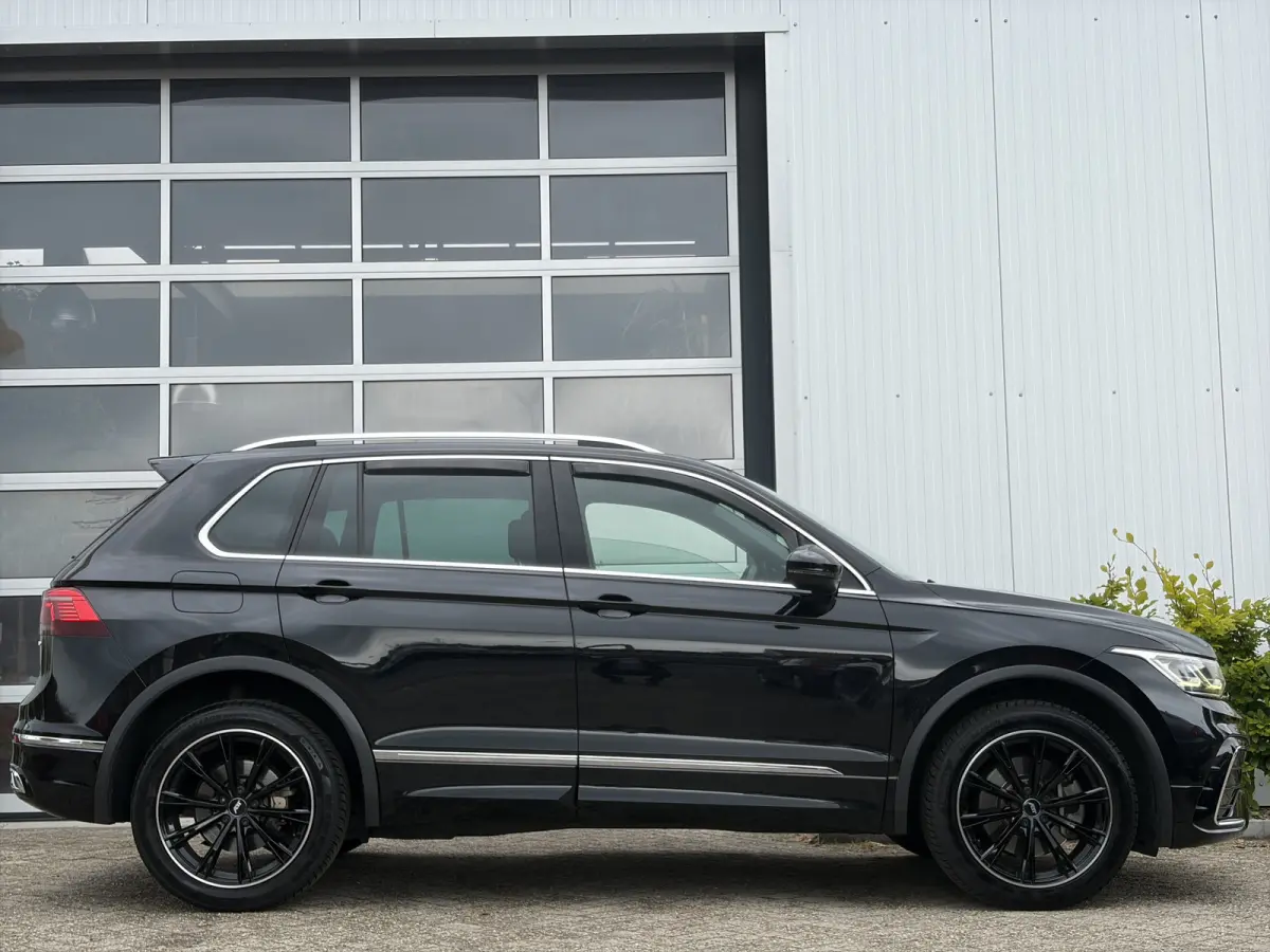 1.4 TSI eHybrid R-Line Business+ 266pk | Virtual Cockpit | Achteruitrijcamera | Cruise control adaptief met stop&go | DAB | Matrix led koplampen | Navigatiesysteem full map | Dealer onderhou