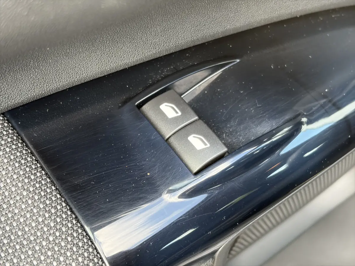 1.2 PureTech Feel 82pk | Airco | Bluetooth | Cruise control | Isofix bevestiging voor kinderzitjes | LED dagrijverlichting | Parkeersensor achter | Zeer nette auto!