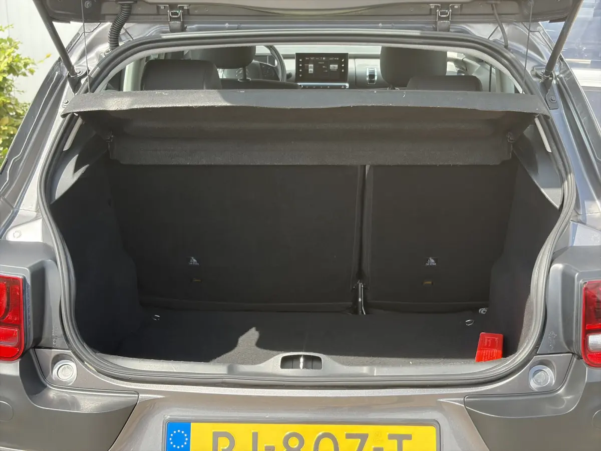 1.2 PureTech Feel 82pk | Airco | Bluetooth | Cruise control | Isofix bevestiging voor kinderzitjes | LED dagrijverlichting | Parkeersensor achter | Zeer nette auto!