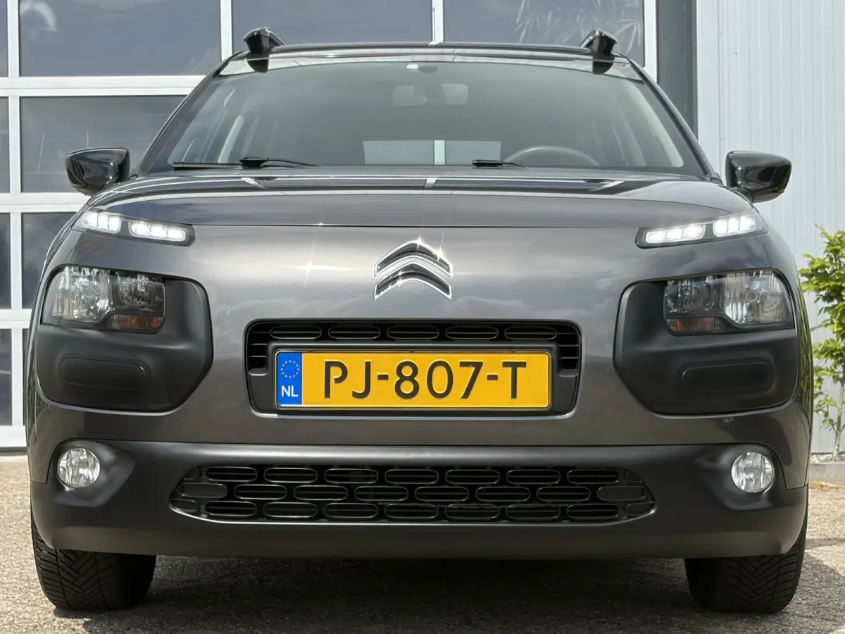 1.2 PureTech Feel 82pk | Airco | Bluetooth | Cruise control | Isofix bevestiging voor kinderzitjes | LED dagrijverlichting | Parkeersensor achter | Zeer nette auto!