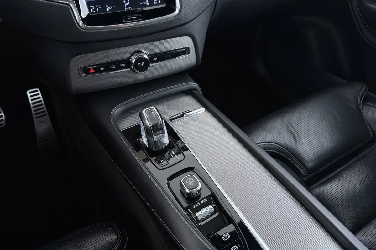 2.0 T8 Twin Engine AWD R-Design 7p | Trekhaak | Panoramadak | Bowers & Wilkins | Stoelventilatie | Head-Up | Polestar |