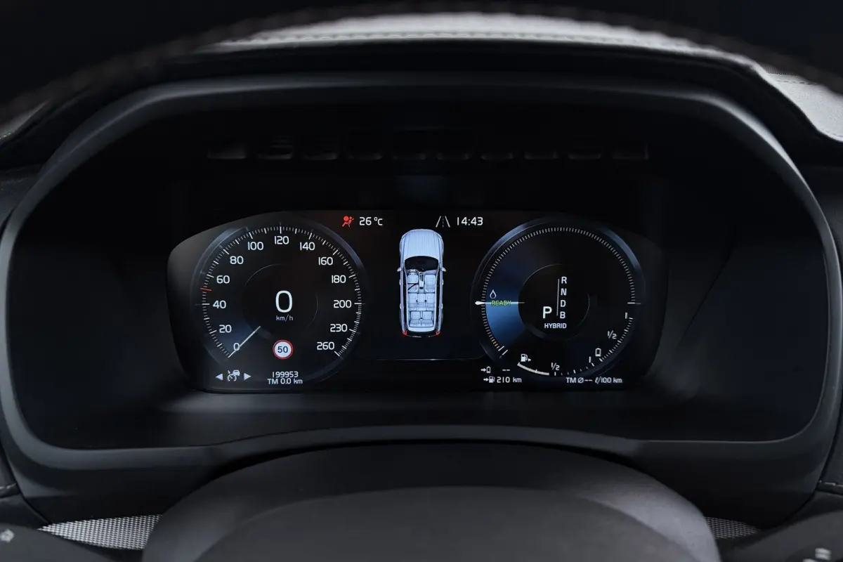 2.0 T8 Twin Engine AWD R-Design 7p | Trekhaak | Panoramadak | Bowers & Wilkins | Stoelventilatie | Head-Up | Polestar |