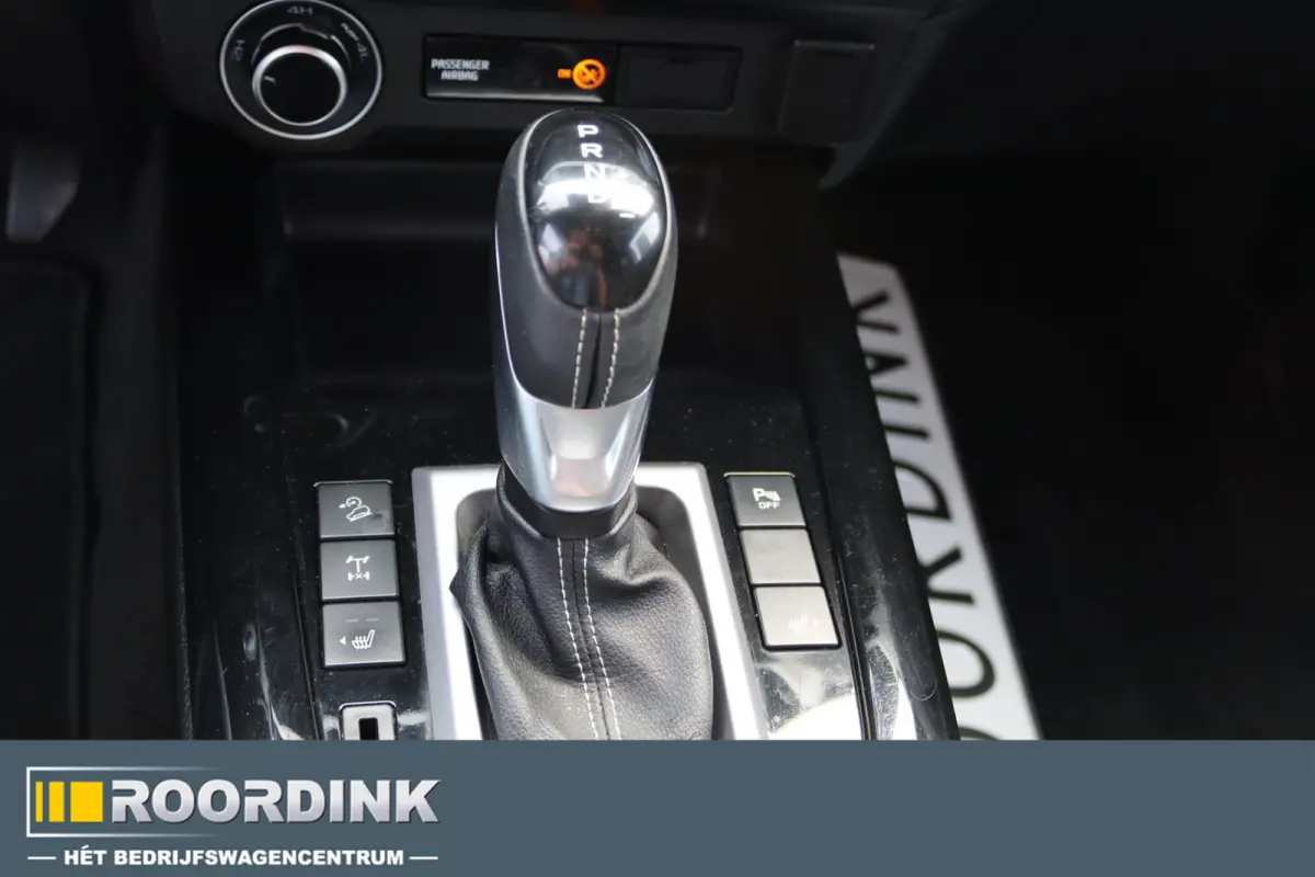 1.9 V-Cross Zwart LM met Terrain band 3500 kg Trekhaak Rollbar