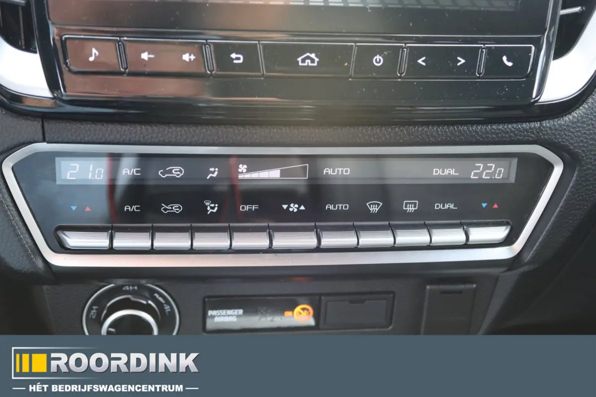 1.9 V-Cross Zwart LM met Terrain band 3500 kg Trekhaak Rollbar