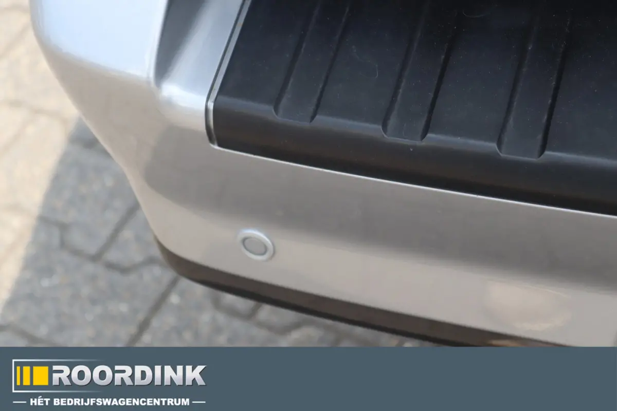 1.9 V-Cross Zwart LM met Terrain band 3500 kg Trekhaak Rollbar