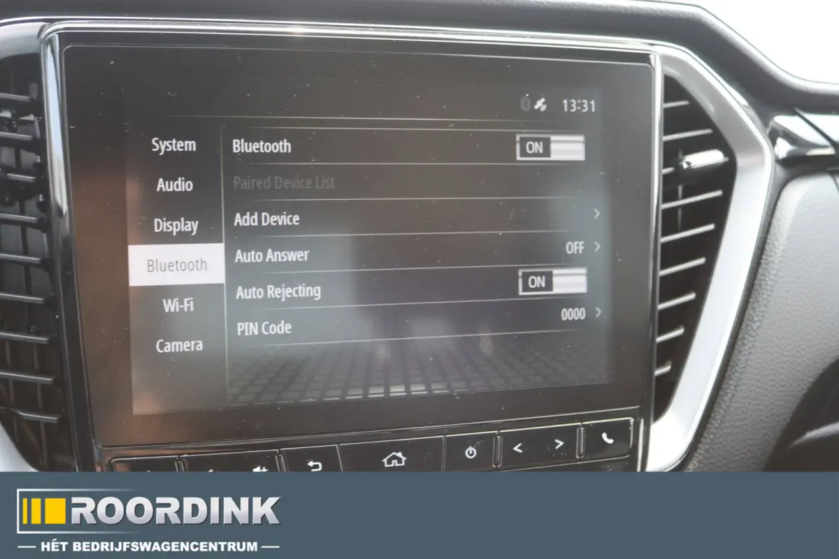 1.9 V-Cross Zwart LM met Terrain band 3500 kg Trekhaak Rollbar