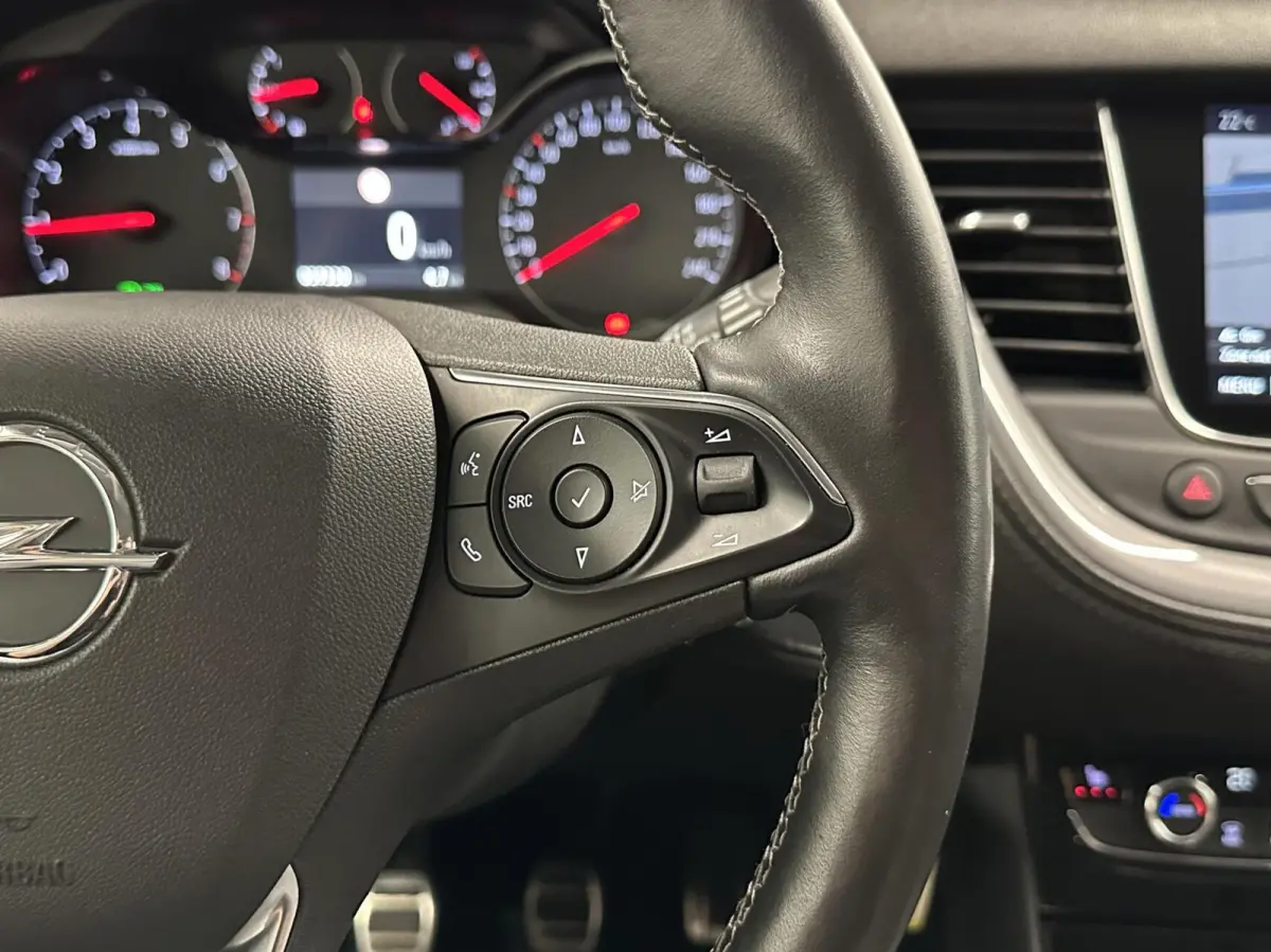 1.2 Turbo Innovation CAMERA NAVI LM CARPLAY ECC CRUISE.