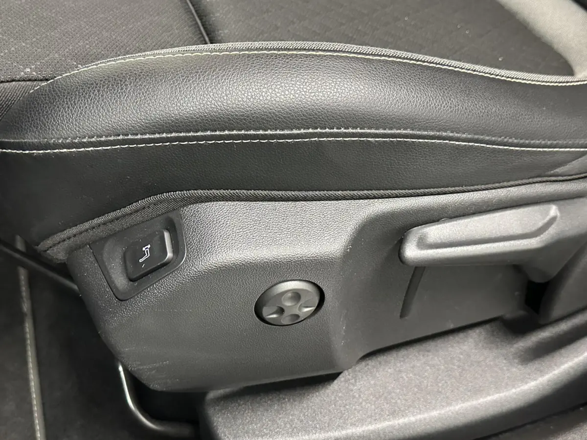 1.2 Turbo Innovation CAMERA NAVI LM CARPLAY ECC CRUISE.