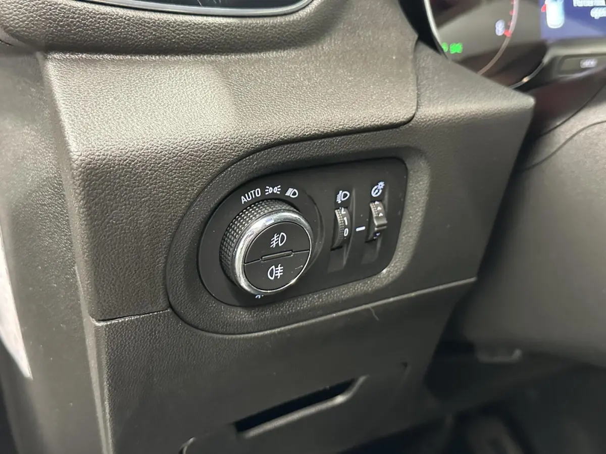 1.2 Turbo Innovation CAMERA NAVI LM CARPLAY ECC CRUISE.