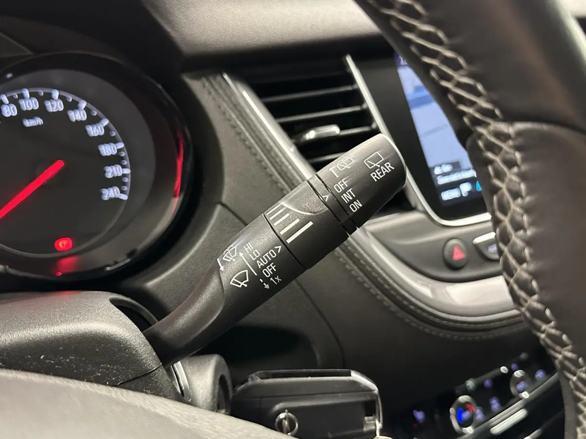 1.2 Turbo Innovation CAMERA NAVI LM CARPLAY ECC CRUISE.