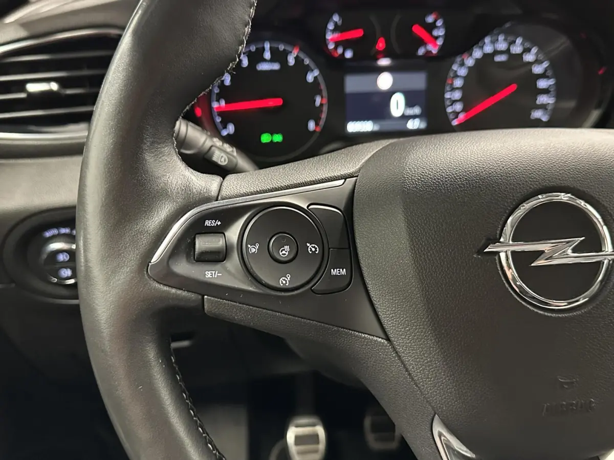 1.2 Turbo Innovation CAMERA NAVI LM CARPLAY ECC CRUISE.