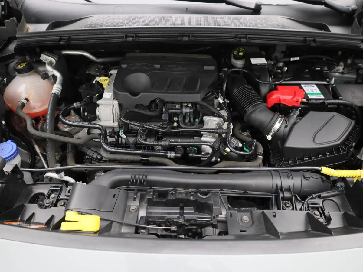 1.0 EcoBoost Titanium | Navigatie | Stoel/Stuur verwarming | Climate control | Bluetooth | DAB | Cruise Control | Airco | Parkeersensoren | Lichtmetalen Velgen |