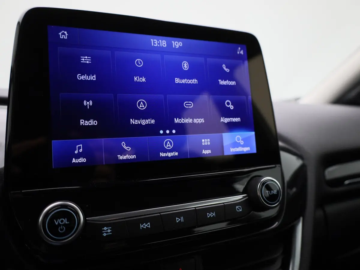 1.0 EcoBoost Titanium | Navigatie | Stoel/Stuur verwarming | Climate control | Bluetooth | DAB | Cruise Control | Airco | Parkeersensoren | Lichtmetalen Velgen |