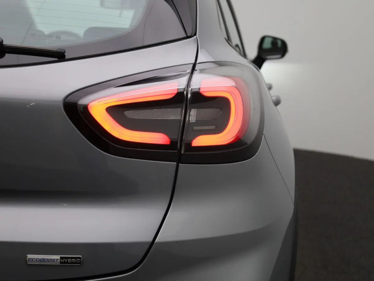 1.0 EcoBoost Titanium | Navigatie | Stoel/Stuur verwarming | Climate control | Bluetooth | DAB | Cruise Control | Airco | Parkeersensoren | Lichtmetalen Velgen |