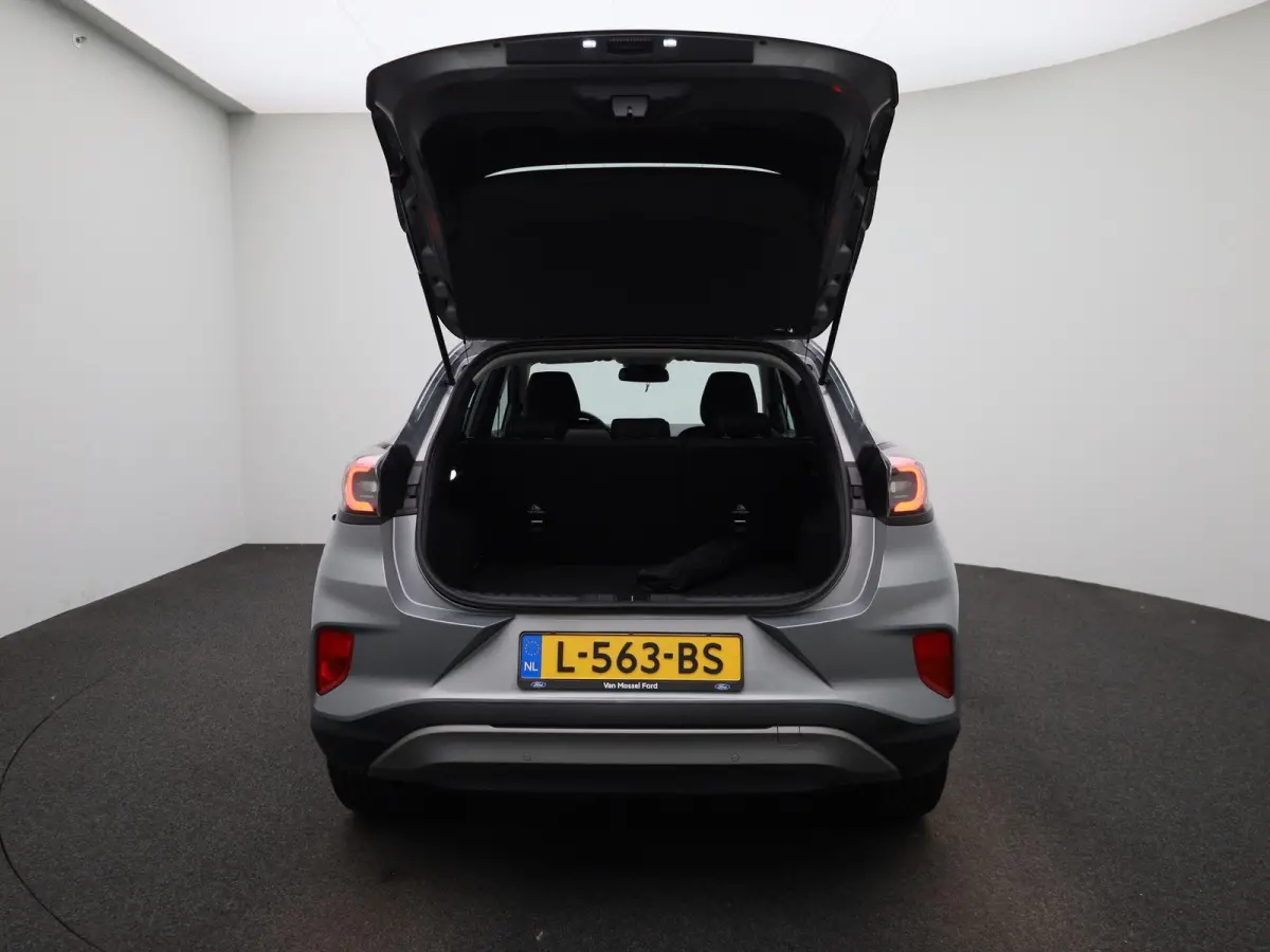 1.0 EcoBoost Titanium | Navigatie | Stoel/Stuur verwarming | Climate control | Bluetooth | DAB | Cruise Control | Airco | Parkeersensoren | Lichtmetalen Velgen |