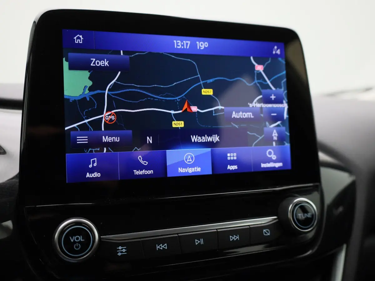 1.0 EcoBoost Titanium | Navigatie | Stoel/Stuur verwarming | Climate control | Bluetooth | DAB | Cruise Control | Airco | Parkeersensoren | Lichtmetalen Velgen |